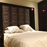 Rok Plaza (adults Only) Διαμέρισμα *